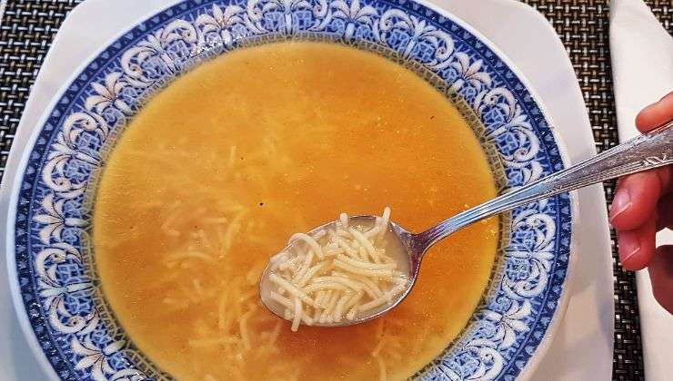 Sopa de fideos y alerta en España