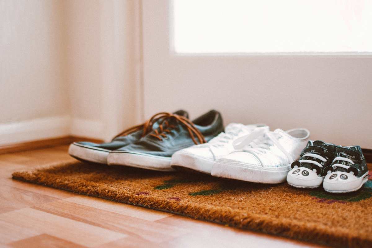 zapatos descalzar casa gérmenes peligros salud 