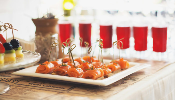 Canapé de salmón y huevo