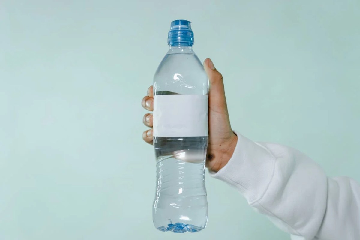 Limpiar botellas plástico santiamén