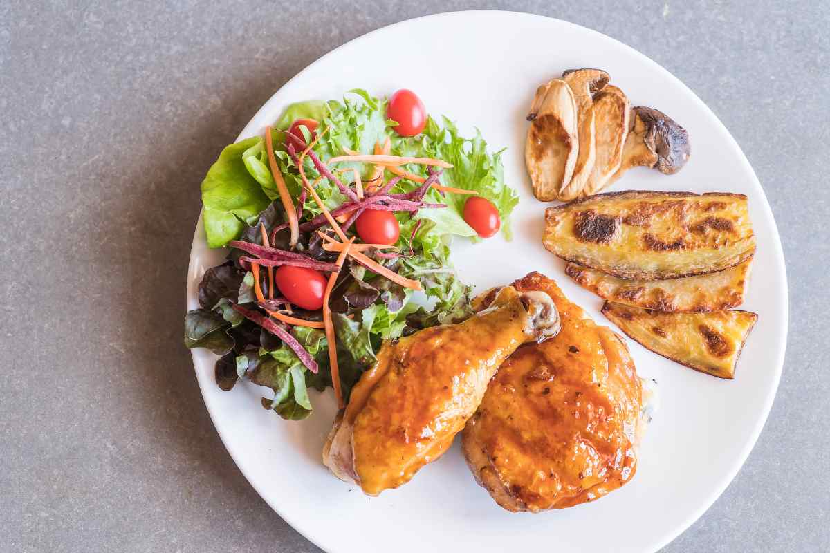 pollo y ensalada