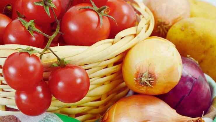 pomodori e cipolle