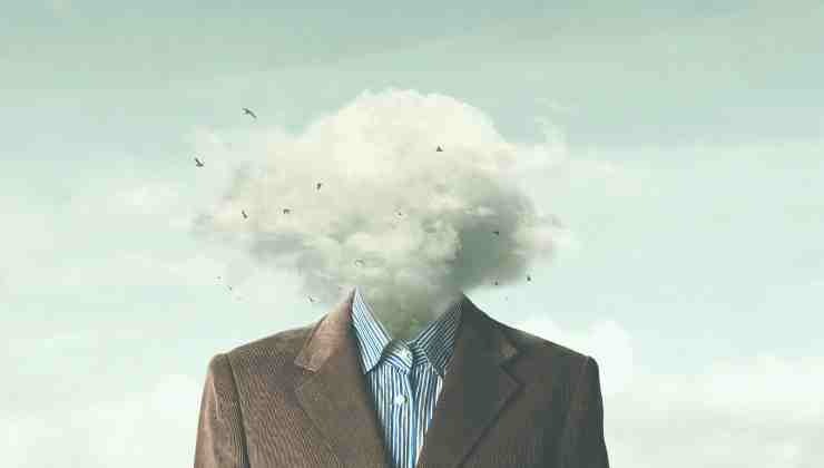  uomo con nube sulla testa
