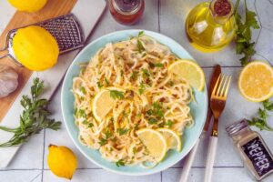 piatto di linguine al limone