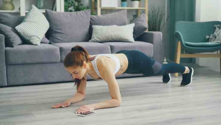 donna in plank