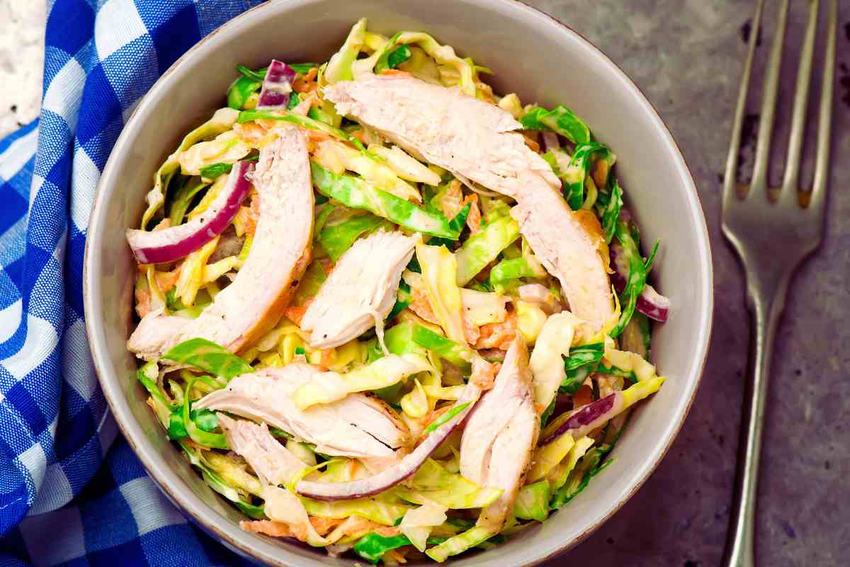 insalata di cavolo e pollo