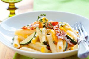 pasta fredda con zucchine