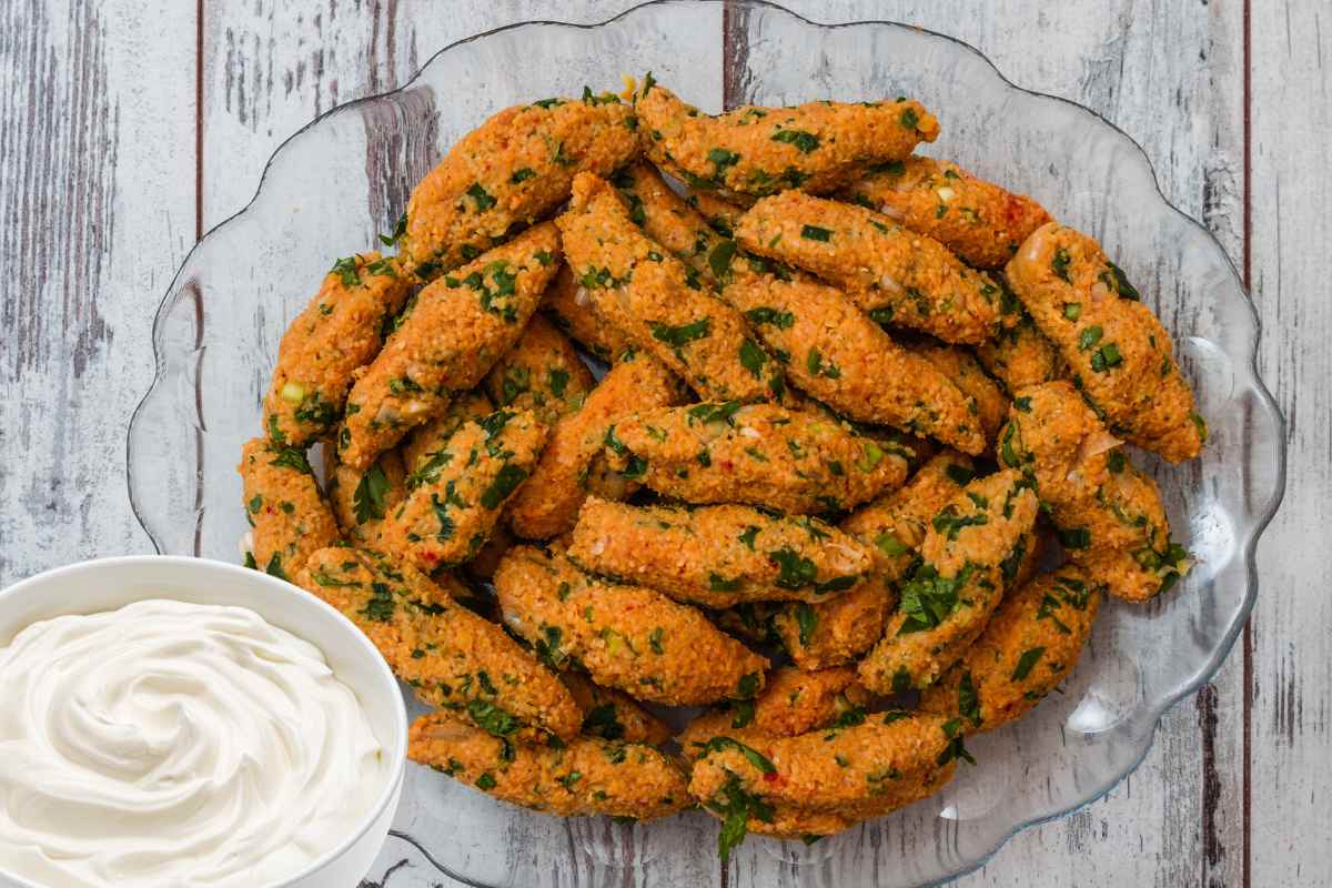 polpette di lenticchie con salsa allo yogurt