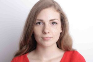 primo piano di donna