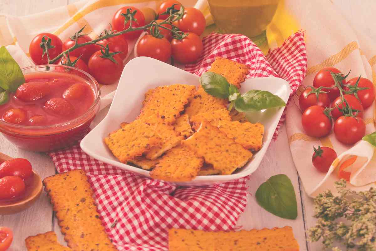 crackers al pomodoro