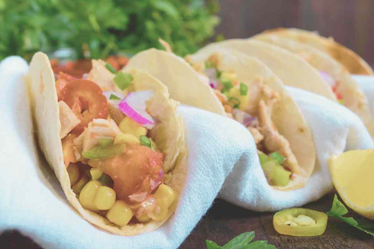 tacos con verduras y carne