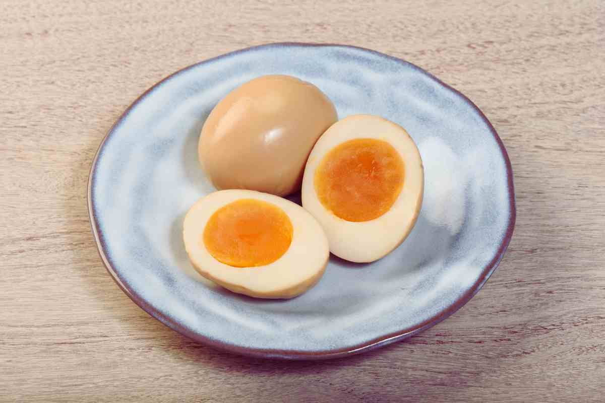 piatto con uova