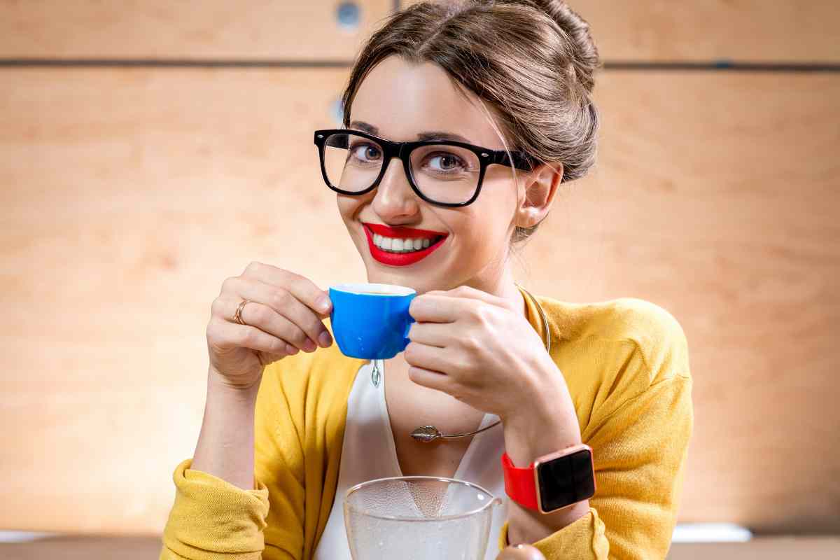 bere un caffè
