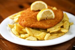 chuleta con patatas fritas