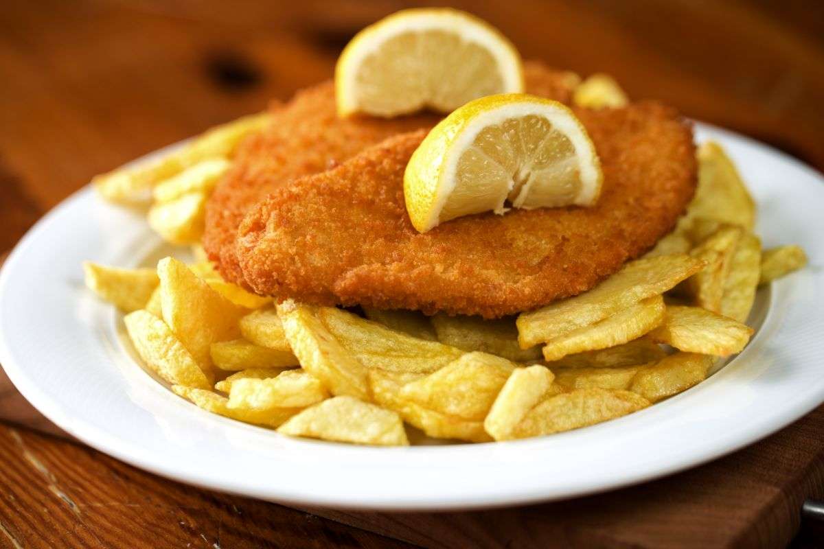 chuleta con patatas fritas